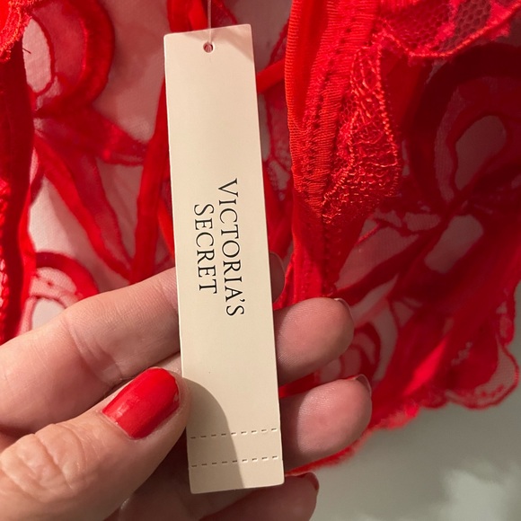 Victoria's Secret Scarlet Lace Lingerie size medium NWT - Picture 5 of 6